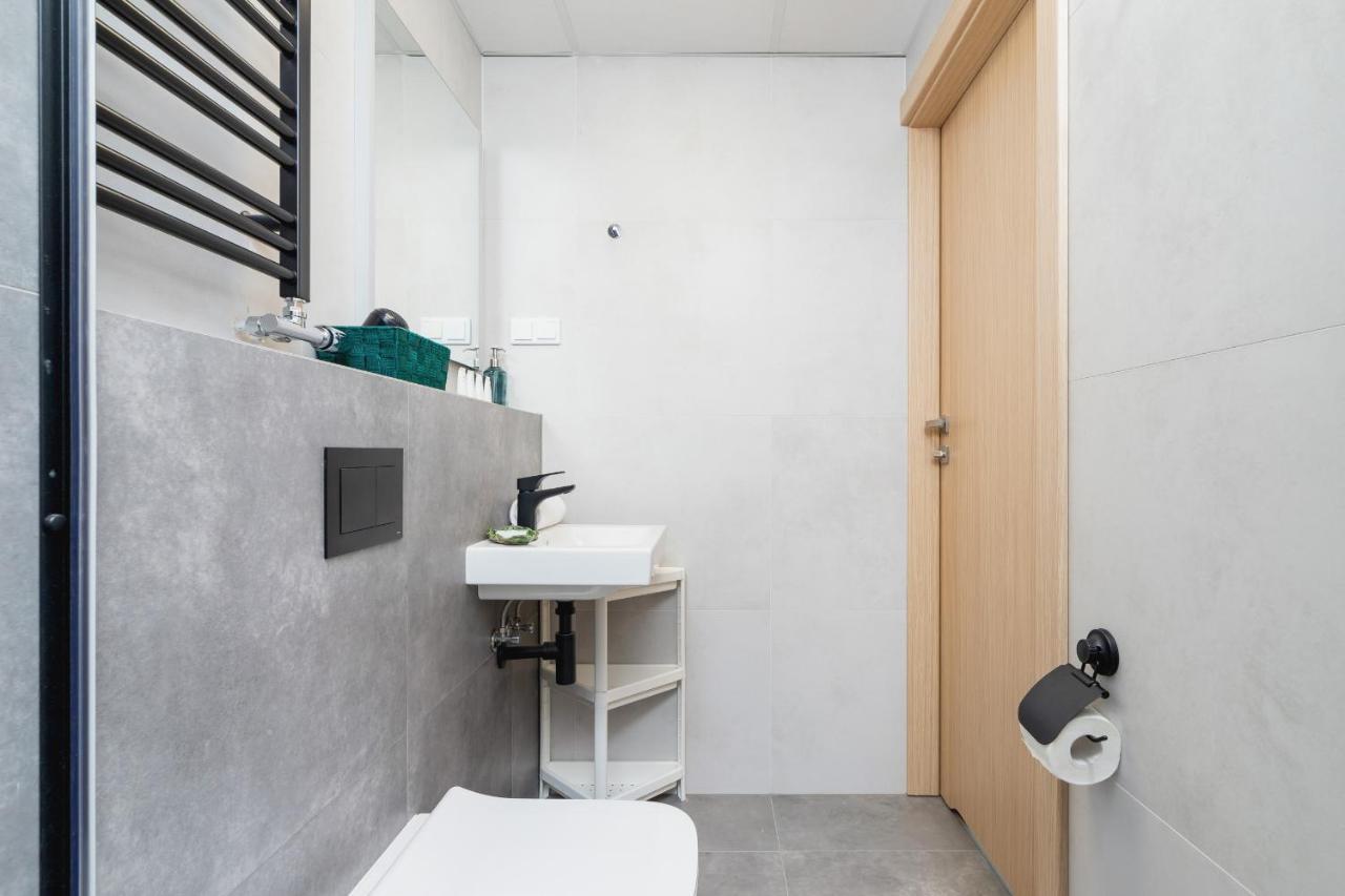 Cozy Studio Apartments Sauna & Ac Krakow By Noclegi Renters Ngoại thất bức ảnh